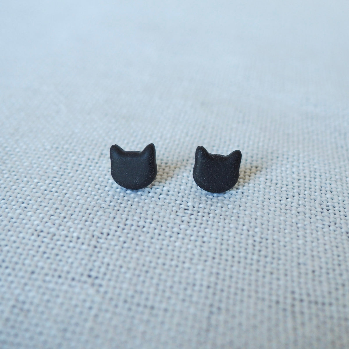 Cat Studs