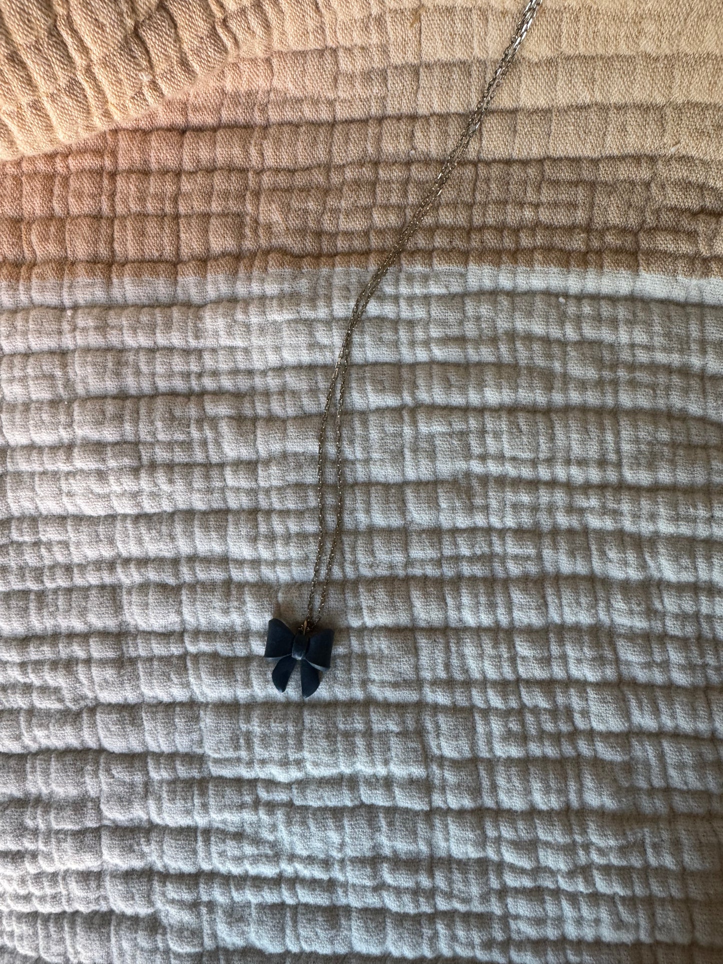 Bow Necklace Silver