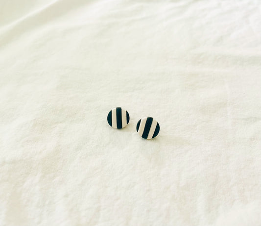 Black and White Billie Studs