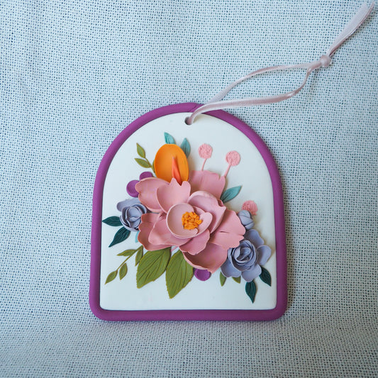 Midi White Arch Wallflower