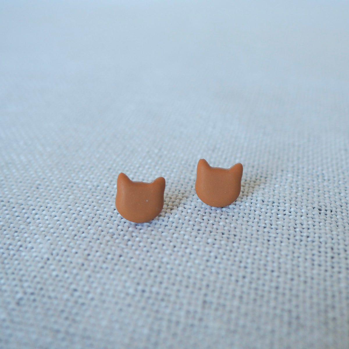 Cat Studs