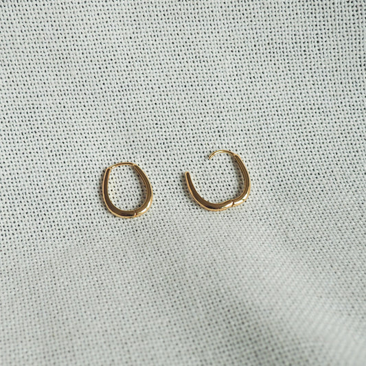 Teardrop Huggies